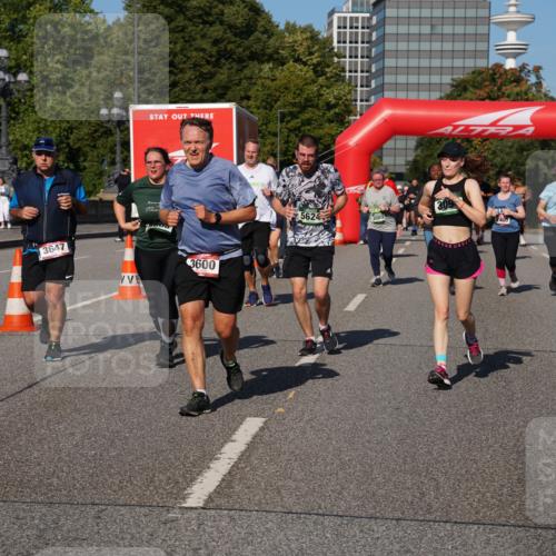 07.09.2025 - BARMER Alsterlauf Yannick Fuchs http://msf.ph/oto/8826825 07.09.2025 10:07:05 Laufen 3647, 3600, 5624, 309, 4381, 2468, 4380, 4313 meine-sportfotos.de