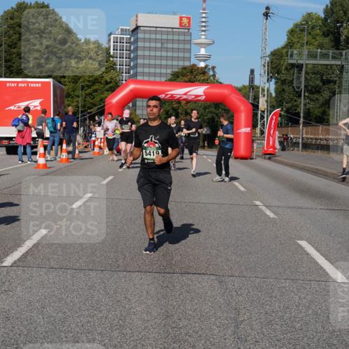 07.09.2025 - BARMER Alsterlauf Yannick Fuchs http://msf.ph/oto/8826876 07.09.2025 10:07:24 Laufen 2915, 28261, 5419 meine-sportfotos.de