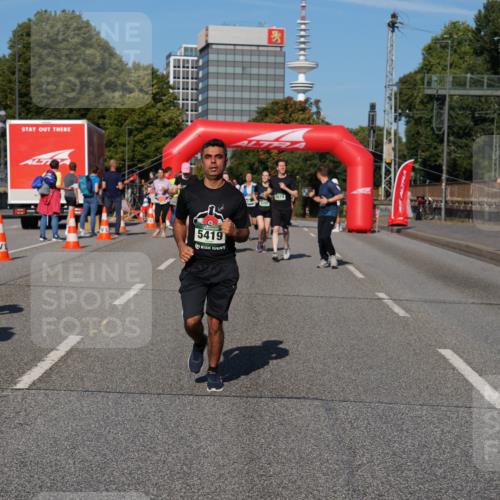 07.09.2025 - BARMER Alsterlauf Yannick Fuchs http://msf.ph/oto/8826879 07.09.2025 10:07:24 Laufen 5419, 5674 meine-sportfotos.de