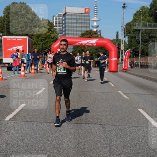 07.09.2025 - BARMER Alsterlauf Yannick Fuchs http://msf.ph/oto/8826880 07.09.2025 10:07:24 Laufen 3, 5419 meine-sportfotos.de