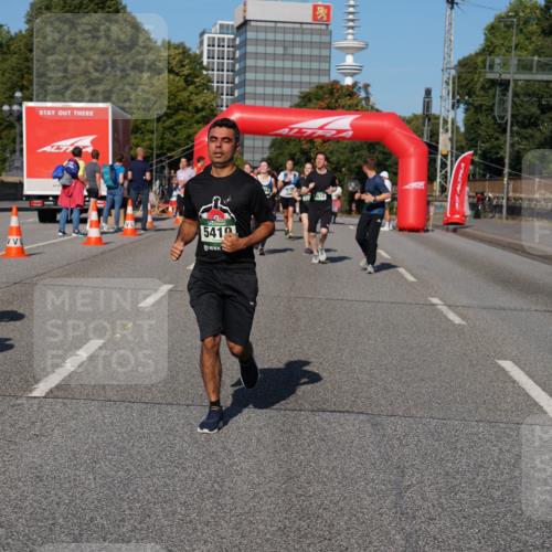 07.09.2025 - BARMER Alsterlauf Yannick Fuchs http://msf.ph/oto/8826881 07.09.2025 10:07:24 Laufen 5412 meine-sportfotos.de