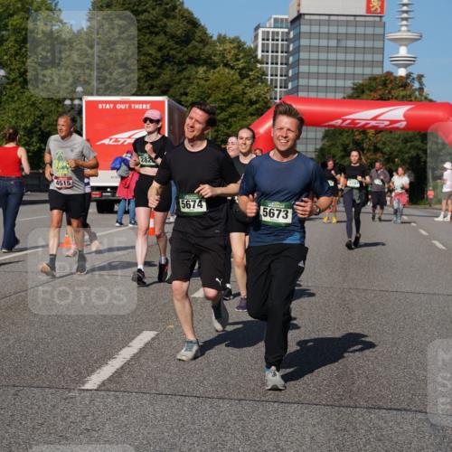 07.09.2025 - BARMER Alsterlauf Yannick Fuchs http://msf.ph/oto/8826891 07.09.2025 10:07:28 Laufen 4515, 2826, 5674, 5673, 3791 meine-sportfotos.de