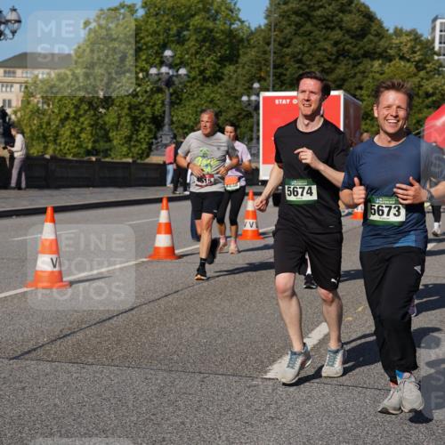 07.09.2025 - BARMER Alsterlauf Yannick Fuchs http://msf.ph/oto/8826895 07.09.2025 10:07:29 Laufen 5674, 5673, 3791 meine-sportfotos.de