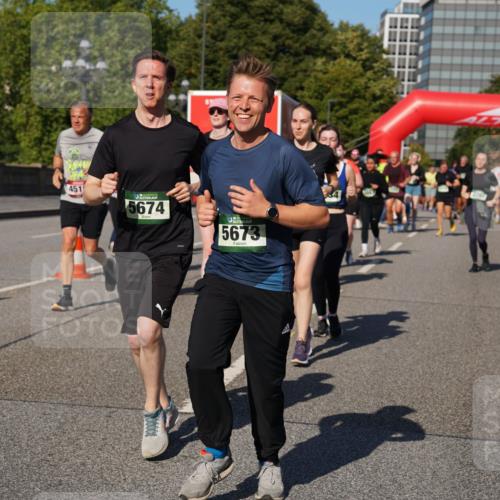 07.09.2025 - BARMER Alsterlauf Yannick Fuchs http://msf.ph/oto/8826897 07.09.2025 10:07:29 Laufen 451, 5674, 5673 meine-sportfotos.de