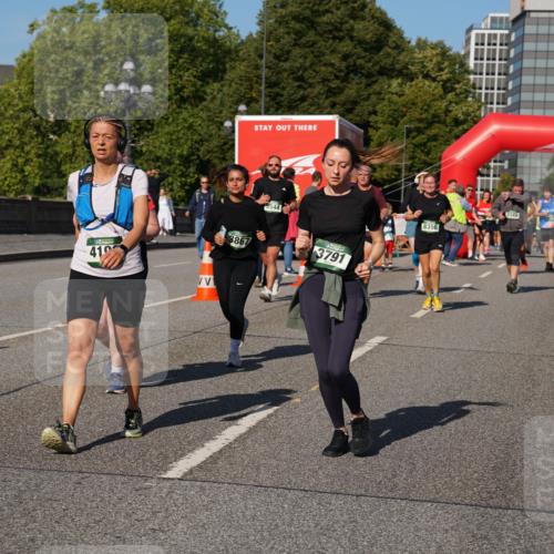07.09.2025 - BARMER Alsterlauf Yannick Fuchs http://msf.ph/oto/8826913 07.09.2025 10:07:33 Laufen 410, 3867, 3791, 8356, 3349 meine-sportfotos.de
