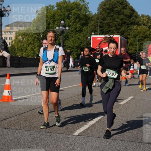 07.09.2025 - BARMER Alsterlauf Yannick Fuchs http://msf.ph/oto/8826915 07.09.2025 10:07:34 Laufen 4193, 386, 644, 3791, 8356, 3049 meine-sportfotos.de