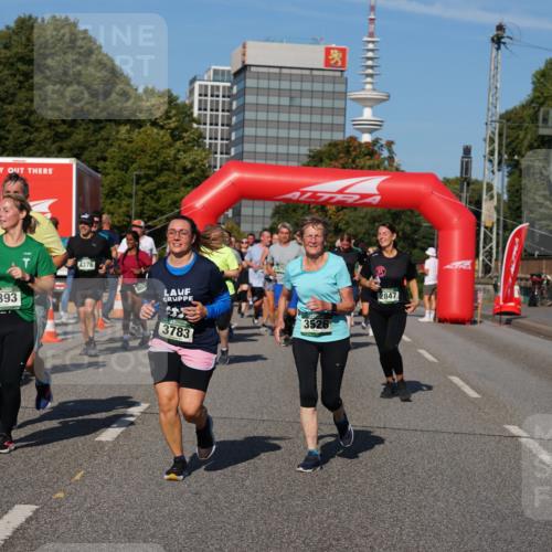 07.09.2025 - BARMER Alsterlauf Yannick Fuchs http://msf.ph/oto/8826949 07.09.2025 10:07:46 Laufen 3036, 3393, 4376, 375, 3783, 3526, 2847 meine-sportfotos.de