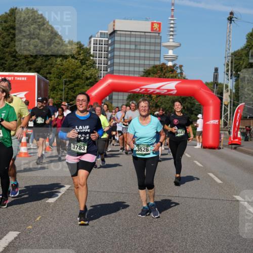 07.09.2025 - BARMER Alsterlauf Yannick Fuchs http://msf.ph/oto/8826950 07.09.2025 10:07:46 Laufen 3036, 3393, 376, 3526, 3783, 2847 meine-sportfotos.de