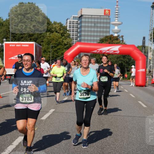07.09.2025 - BARMER Alsterlauf Yannick Fuchs http://msf.ph/oto/8826955 07.09.2025 10:07:47 Laufen 3393, 6144, 36, 3783, 3526, 2847 meine-sportfotos.de