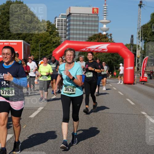 07.09.2025 - BARMER Alsterlauf Yannick Fuchs http://msf.ph/oto/8826956 07.09.2025 10:07:47 Laufen 6204, 3312, 3783, 6144, 2200, 3526, 2847 meine-sportfotos.de