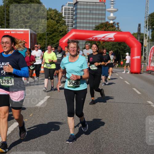 07.09.2025 - BARMER Alsterlauf Yannick Fuchs http://msf.ph/oto/8826957 07.09.2025 10:07:47 Laufen 180, 6144, 3783, 2200, 3526, 284 meine-sportfotos.de