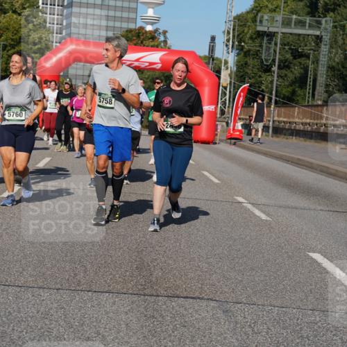 07.09.2025 - BARMER Alsterlauf Yannick Fuchs http://msf.ph/oto/8826968 07.09.2025 10:07:52 Laufen 2200, 5758, 541, 2599, 5760, 28 meine-sportfotos.de