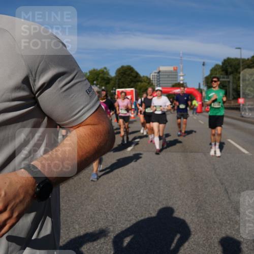 07.09.2025 - BARMER Alsterlauf Yannick Fuchs http://msf.ph/oto/8827011 07.09.2025 10:07:59 Laufen 36, 10, 366 meine-sportfotos.de