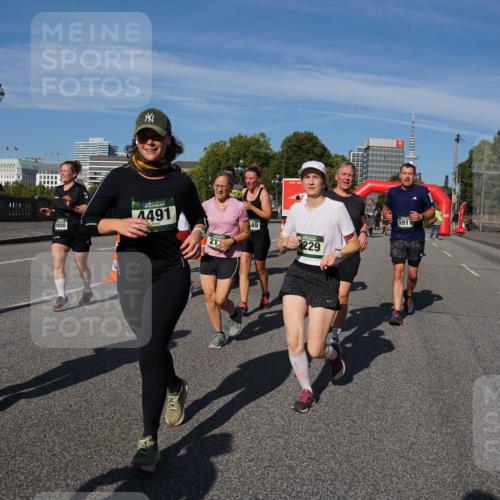 07.09.2025 - BARMER Alsterlauf Yannick Fuchs http://msf.ph/oto/8827017 07.09.2025 10:08:00 Laufen 3327, 6650, 4491, 21, 49, 8229, 591, 8228 meine-sportfotos.de