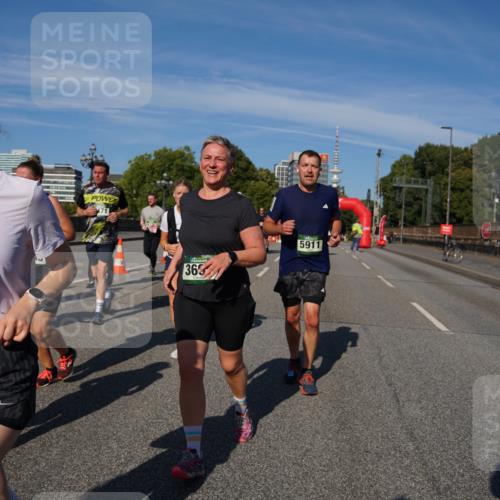 07.09.2025 - BARMER Alsterlauf Yannick Fuchs http://msf.ph/oto/8827025 07.09.2025 10:08:01 Laufen 36, 8229, 36, 5911 meine-sportfotos.de