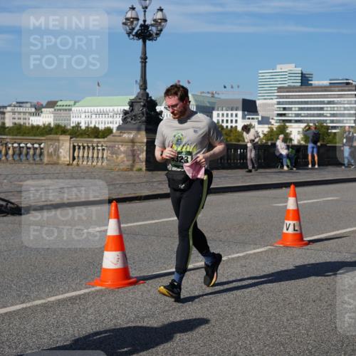 07.09.2025 - BARMER Alsterlauf Yannick Fuchs http://msf.ph/oto/8827033 07.09.2025 10:08:04 Laufen 10 meine-sportfotos.de