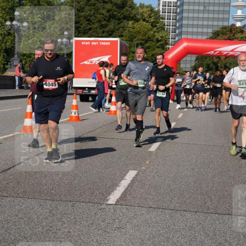 07.09.2025 - BARMER Alsterlauf Yannick Fuchs http://msf.ph/oto/8827037 07.09.2025 10:08:06 Laufen 5956, 4045, 5448, 5418 meine-sportfotos.de