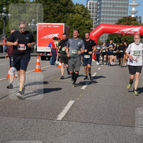 07.09.2025 - BARMER Alsterlauf Yannick Fuchs http://msf.ph/oto/8827038 07.09.2025 10:08:06 Laufen 4045, 5418, 5956, 5448 meine-sportfotos.de