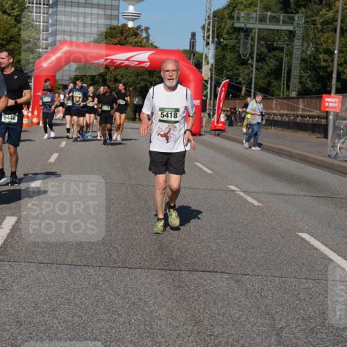 07.09.2025 - BARMER Alsterlauf Yannick Fuchs http://msf.ph/oto/8827042 07.09.2025 10:08:07 Laufen 124, 5956, 5448, 5175, 5418 meine-sportfotos.de