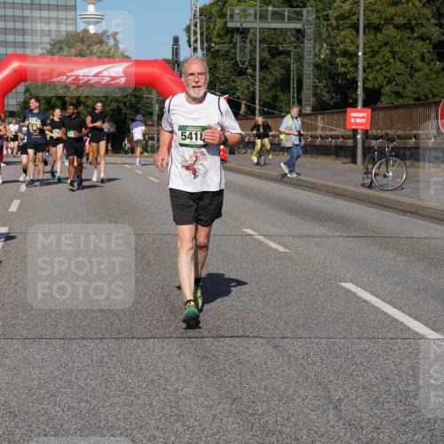 07.09.2025 - BARMER Alsterlauf Yannick Fuchs http://msf.ph/oto/8827043 07.09.2025 10:08:08 Laufen 56, 5448, 6199, 5418 meine-sportfotos.de