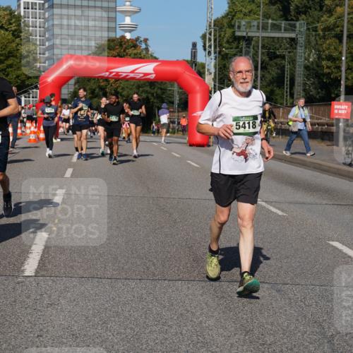 07.09.2025 - BARMER Alsterlauf Yannick Fuchs http://msf.ph/oto/8827046 07.09.2025 10:08:08 Laufen 5956, 5448, 6175, 5418 meine-sportfotos.de
