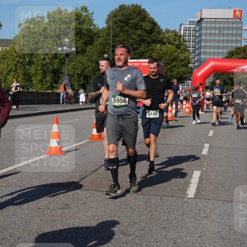07.09.2025 - BARMER Alsterlauf Yannick Fuchs http://msf.ph/oto/8827047 07.09.2025 10:08:09 Laufen 5, 5956, 5448, 6199, 5175 meine-sportfotos.de