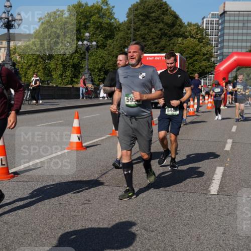 07.09.2025 - BARMER Alsterlauf Yannick Fuchs http://msf.ph/oto/8827048 07.09.2025 10:08:09 Laufen 264, 595, 5448, 6200, 5175 meine-sportfotos.de