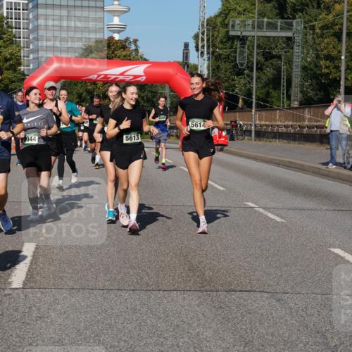 07.09.2025 - BARMER Alsterlauf Yannick Fuchs http://msf.ph/oto/8827075 07.09.2025 10:08:15 Laufen 75, 6199, 8044, 5613, 6008, 5614 meine-sportfotos.de