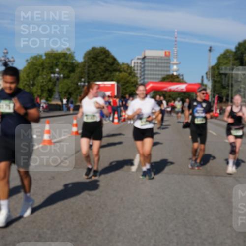 07.09.2025 - BARMER Alsterlauf Yannick Fuchs http://msf.ph/oto/8827119 07.09.2025 10:08:25 Laufen 4175 meine-sportfotos.de