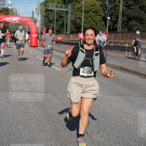 07.09.2025 - BARMER Alsterlauf Yannick Fuchs http://msf.ph/oto/8827143 07.09.2025 10:08:29 Laufen 4413, 3446, 456 meine-sportfotos.de