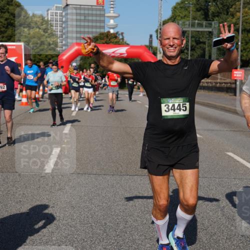 07.09.2025 - BARMER Alsterlauf Yannick Fuchs http://msf.ph/oto/8827163 07.09.2025 10:08:34 Laufen 4792, 36, 3445, 3444 meine-sportfotos.de
