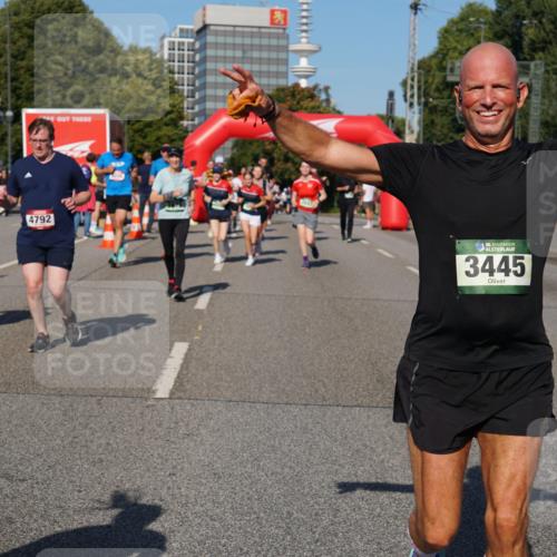 07.09.2025 - BARMER Alsterlauf Yannick Fuchs http://msf.ph/oto/8827165 07.09.2025 10:08:34 Laufen 4792, 36, 3445 meine-sportfotos.de