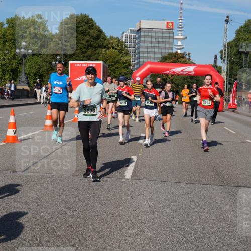 07.09.2025 - BARMER Alsterlauf Yannick Fuchs http://msf.ph/oto/8827174 07.09.2025 10:08:37 Laufen 3096, 2942, 4899, 4518, 485 meine-sportfotos.de