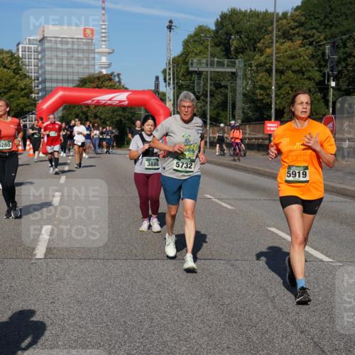 07.09.2025 - BARMER Alsterlauf Yannick Fuchs http://msf.ph/oto/8827206 07.09.2025 10:08:46 Laufen 4280, 3880, 5732, 1, 5, 2013, 5919 meine-sportfotos.de