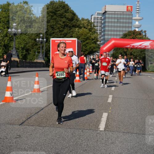 07.09.2025 - BARMER Alsterlauf Yannick Fuchs http://msf.ph/oto/8827210 07.09.2025 10:08:47 Laufen 4280, 3880 meine-sportfotos.de