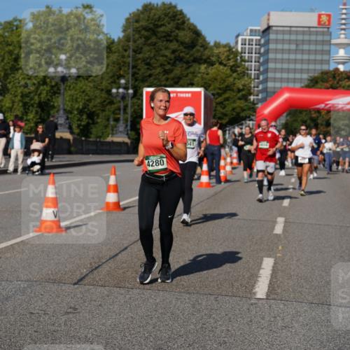 07.09.2025 - BARMER Alsterlauf Yannick Fuchs http://msf.ph/oto/8827211 07.09.2025 10:08:47 Laufen 4280, 041, 388 meine-sportfotos.de