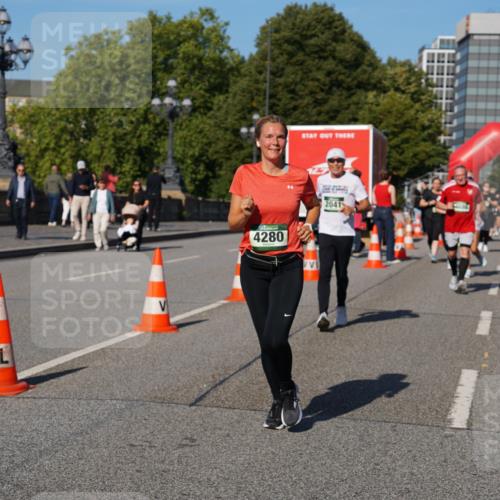 07.09.2025 - BARMER Alsterlauf Yannick Fuchs http://msf.ph/oto/8827213 07.09.2025 10:08:48 Laufen 4280, 2041 meine-sportfotos.de