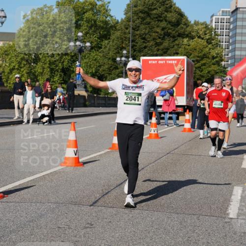 07.09.2025 - BARMER Alsterlauf Yannick Fuchs http://msf.ph/oto/8827219 07.09.2025 10:08:50 Laufen 13, 10, 2041, 4686, 470 meine-sportfotos.de