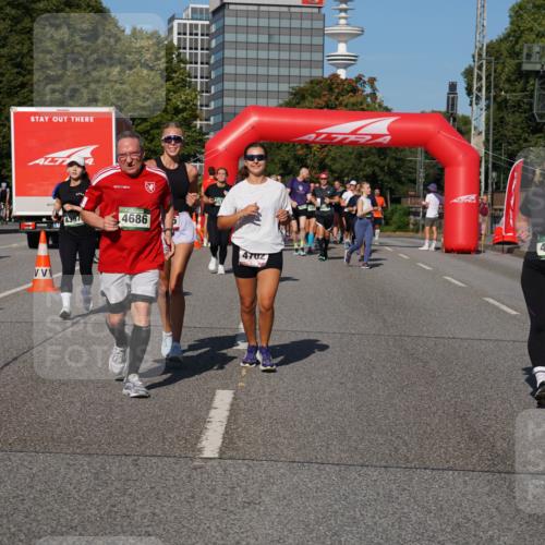 07.09.2025 - BARMER Alsterlauf Yannick Fuchs http://msf.ph/oto/8827229 07.09.2025 10:08:52 Laufen 4397, 4686, 457, 4702, 4462 meine-sportfotos.de