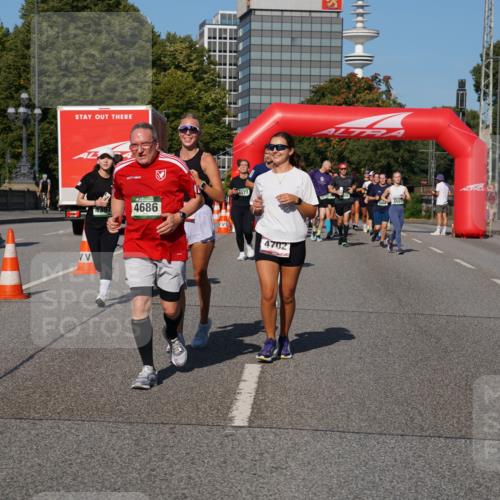 07.09.2025 - BARMER Alsterlauf Yannick Fuchs http://msf.ph/oto/8827232 07.09.2025 10:08:52 Laufen 4686, 577, 4702, 5551, 4462 meine-sportfotos.de