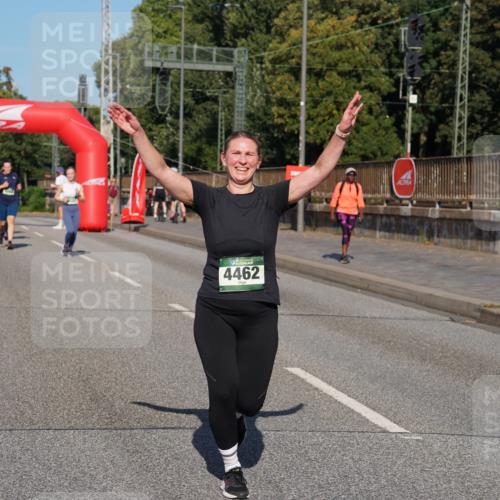 07.09.2025 - BARMER Alsterlauf Yannick Fuchs http://msf.ph/oto/8827237 07.09.2025 10:08:53 Laufen 4462 meine-sportfotos.de