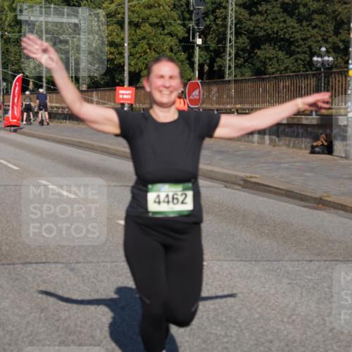07.09.2025 - BARMER Alsterlauf Yannick Fuchs http://msf.ph/oto/8827240 07.09.2025 10:08:54 Laufen 4462 meine-sportfotos.de