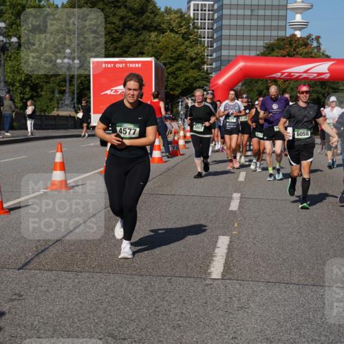 07.09.2025 - BARMER Alsterlauf Yannick Fuchs http://msf.ph/oto/8827263 07.09.2025 10:08:59 Laufen 4577, 2007, 20, 571, 8125, 4572, 8058, 5550, 8060 meine-sportfotos.de
