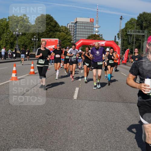 07.09.2025 - BARMER Alsterlauf Yannick Fuchs http://msf.ph/oto/8827280 07.09.2025 10:09:02 Laufen 2007, 4571, 2462, 8125, 572, 5974, 5975, 136, 3058, 5550 meine-sportfotos.de