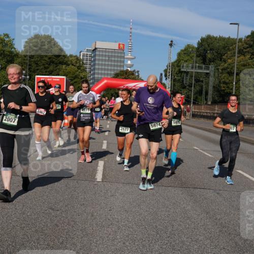 07.09.2025 - BARMER Alsterlauf Yannick Fuchs http://msf.ph/oto/8827286 07.09.2025 10:09:04 Laufen 2007, 2462, 243, 4571, 5818, 4572, 5974, 5975, 07 meine-sportfotos.de