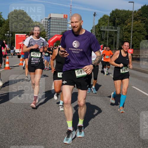 07.09.2025 - BARMER Alsterlauf Yannick Fuchs http://msf.ph/oto/8827295 07.09.2025 10:09:05 Laufen 2462, 8125, 4571, 5818, 45, 597, 4789, 5975 meine-sportfotos.de