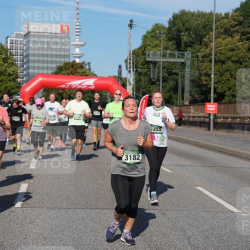 07.09.2025 - BARMER Alsterlauf Yannick Fuchs http://msf.ph/oto/8827333 07.09.2025 10:09:15 Laufen 6037, 5875, 4220, 2560, 3182, 353 meine-sportfotos.de