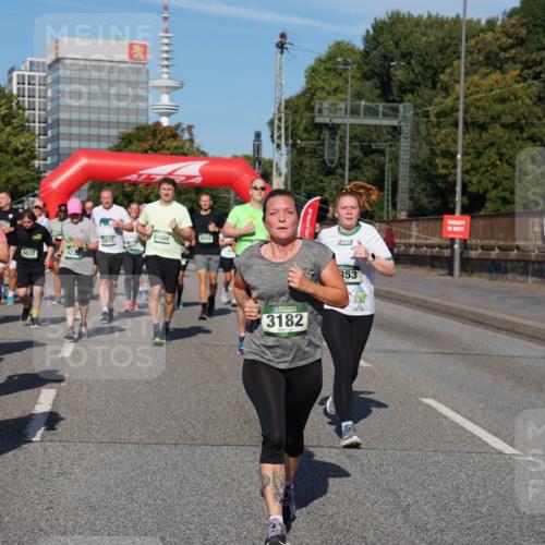 07.09.2025 - BARMER Alsterlauf Yannick Fuchs http://msf.ph/oto/8827334 07.09.2025 10:09:15 Laufen 5875, 6037, 4220, 2660, 3182, 353 meine-sportfotos.de