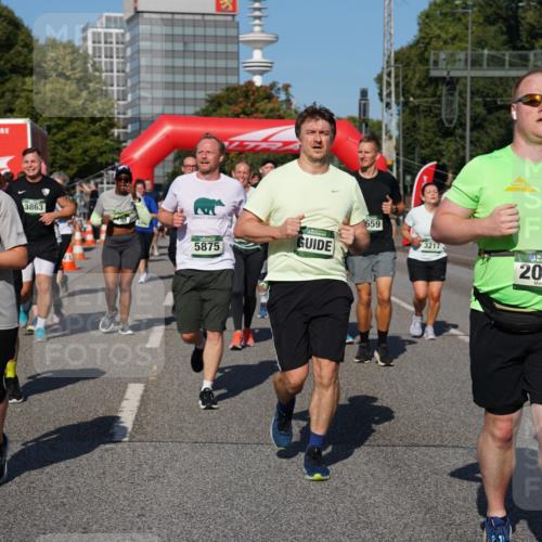 07.09.2025 - BARMER Alsterlauf Yannick Fuchs http://msf.ph/oto/8827345 07.09.2025 10:09:18 Laufen 895, 10, 3863, 4220, 5875, 659, 3217, 2080, 3125 meine-sportfotos.de