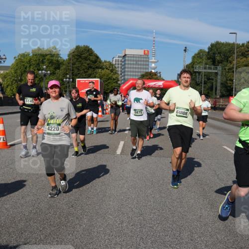 07.09.2025 - BARMER Alsterlauf Yannick Fuchs http://msf.ph/oto/8827349 07.09.2025 10:09:19 Laufen 5145, 4220, 10, 5875, 2080 meine-sportfotos.de